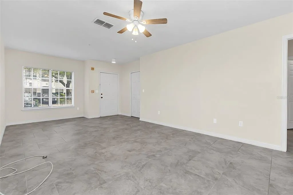 2 bed, 2.0 bath, 996 sqft, $1,600 — Photo 3