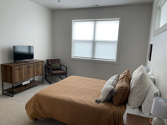 3rd image of 2032 Dennison Ln Unit B