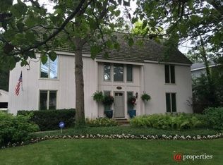 1115 Buena Rd, Lake Forest, IL 60045