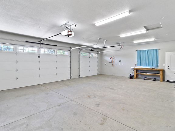 2nd image of 5317 Indianwood Dr