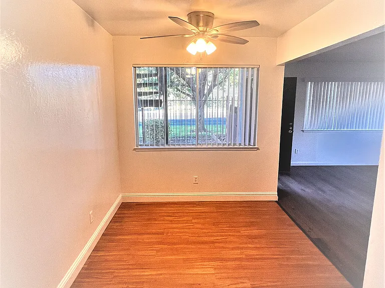Gold Crossing Apartments — Photo 11