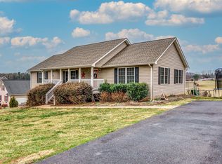 206 Oak Meadows Dr, Rocky Mount, VA 24151