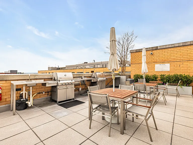 475 K St NW #1123 — Photo 32