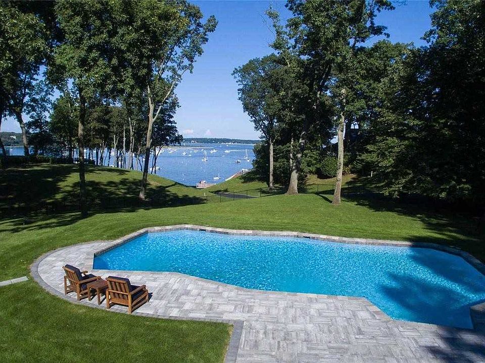 15 Heather Ln, Huntington, NY 11743 | Zillow
