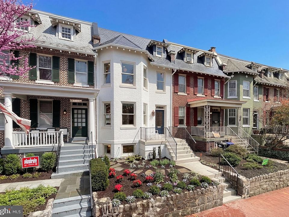 1st image of 647 E St NE