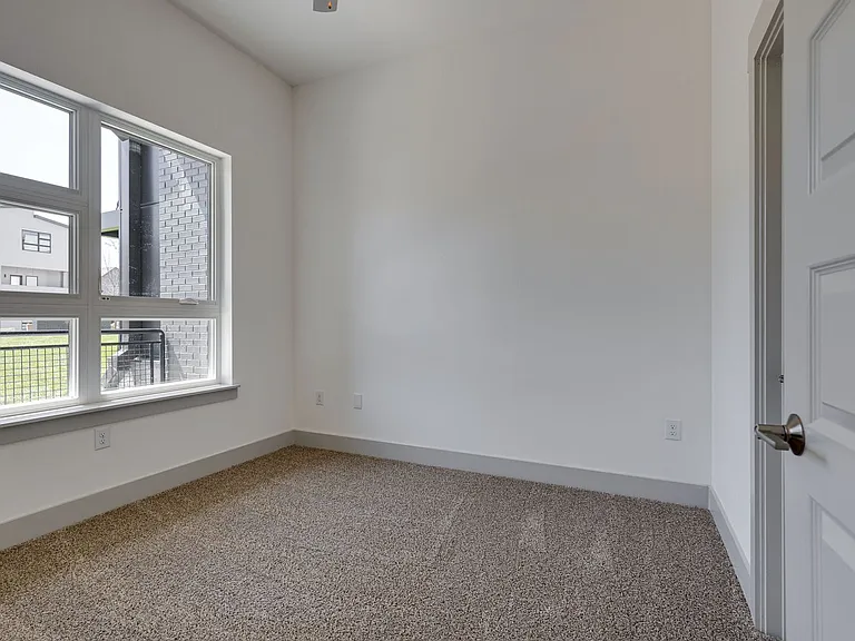 542 Southgate Ave #214 — Photo 6