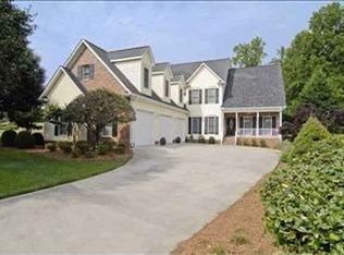 1202 Kensington Lake Dr, Powdersville, SC 29642