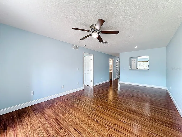 2260 Grenwich Ave #2260 — Photo 17