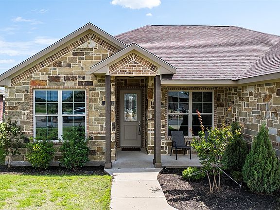 2nd image of 417 W Andrew Dr