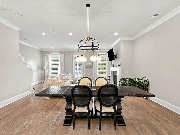 140 Clover Ct — Photo 13