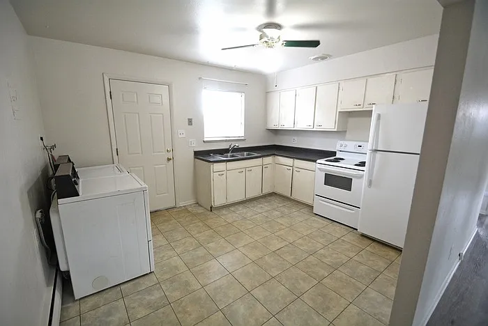 4514 Flower St #4514 — Photo 3