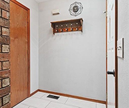5th image of 32 Wentworth Dr
