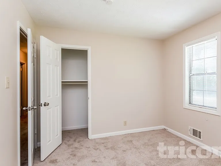5237 Westhill Dr — Photo 10