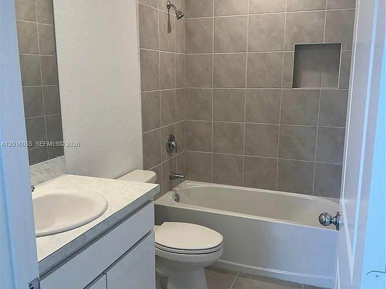 509 NE 1st Dr — Photo 12