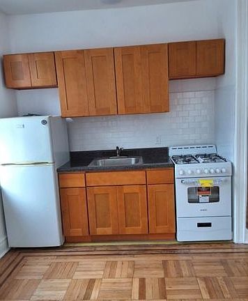 5th image of 120-10 Rockaway Beach Blvd #105