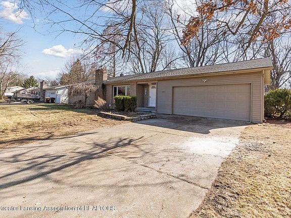 4th image of 4555 Eastwood Dr