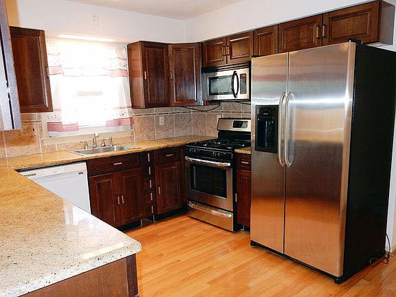3rd image of 43 Edgewood Ave