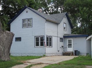 7 7th St NW, Hampton, IA 50441