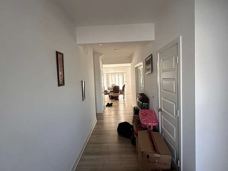 2302 S Stonehill Way — Photo 2