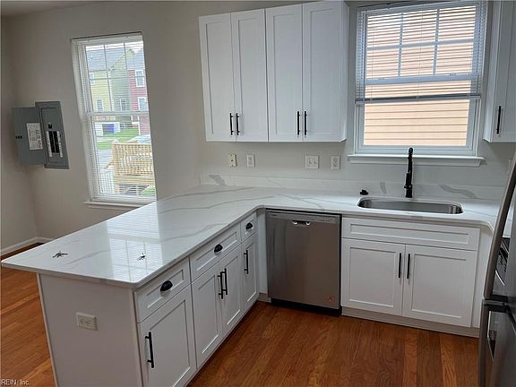 3rd image of 740 Bismarck Myrick St