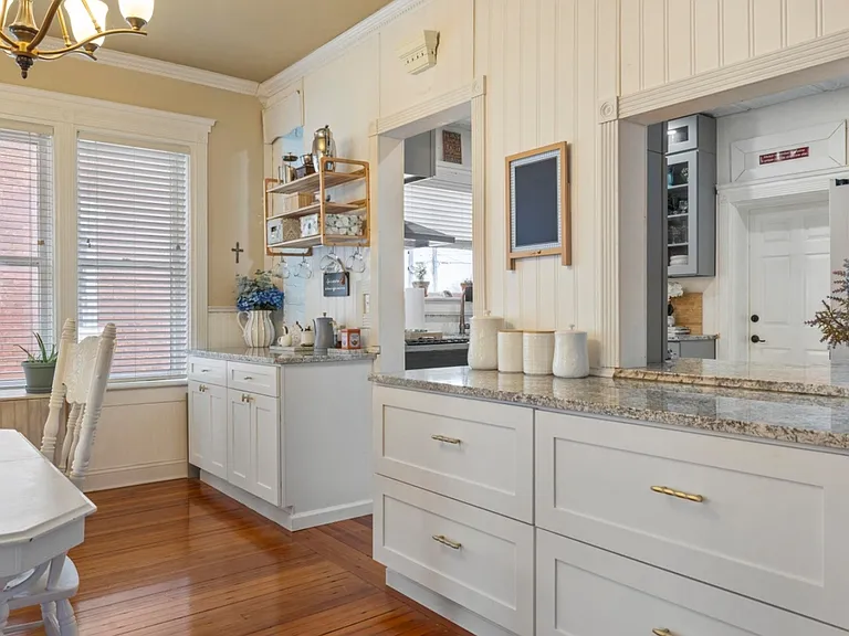 1128 Jefferson St — Photo 5