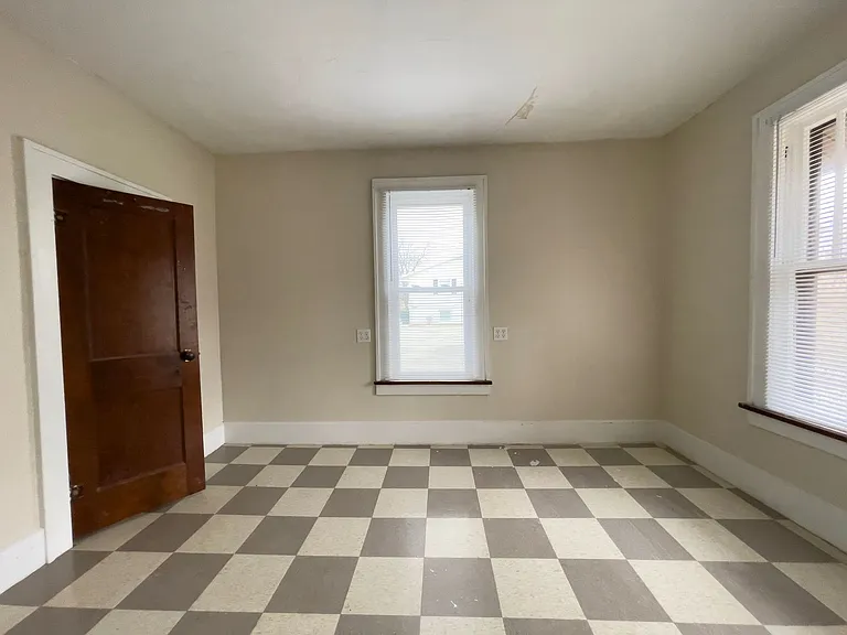 215 S Talley Ave — Photo 14