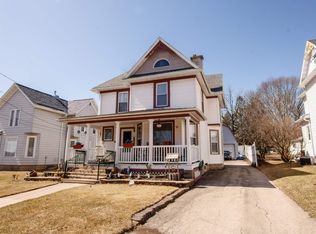 407 S College Ave, Fox Lake, WI 53933