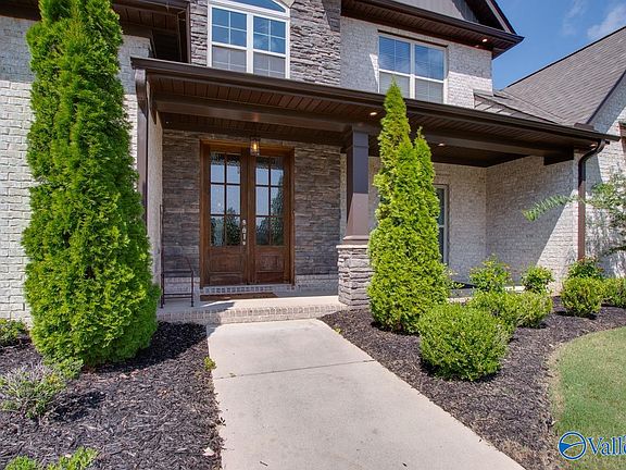 2nd image of 126 Pine Willow Cir