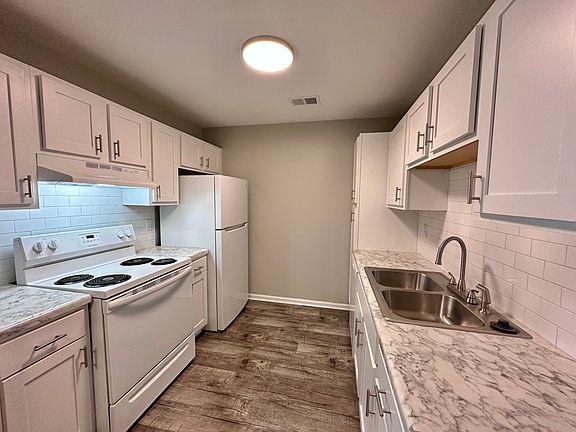 3rd image of 1817 Rocky View Way APT 201