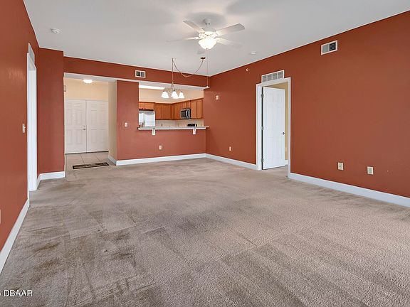 4th image of 2801 S Ridgewood Ave Unit 716