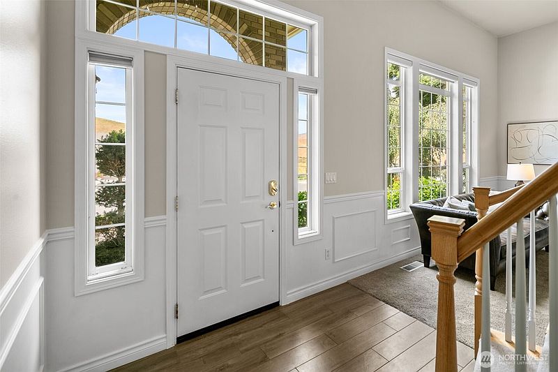 5th image of 2021 Broadhurst Place