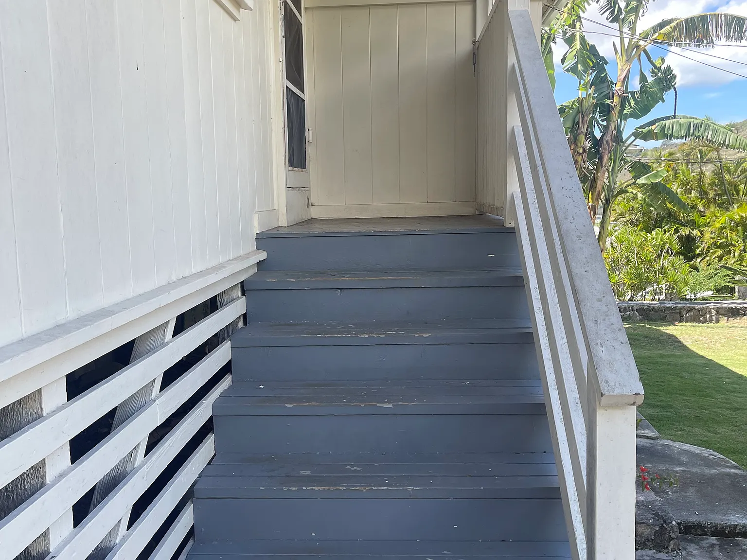 3 bed, 900 sqft, $3,550 — Photo 2