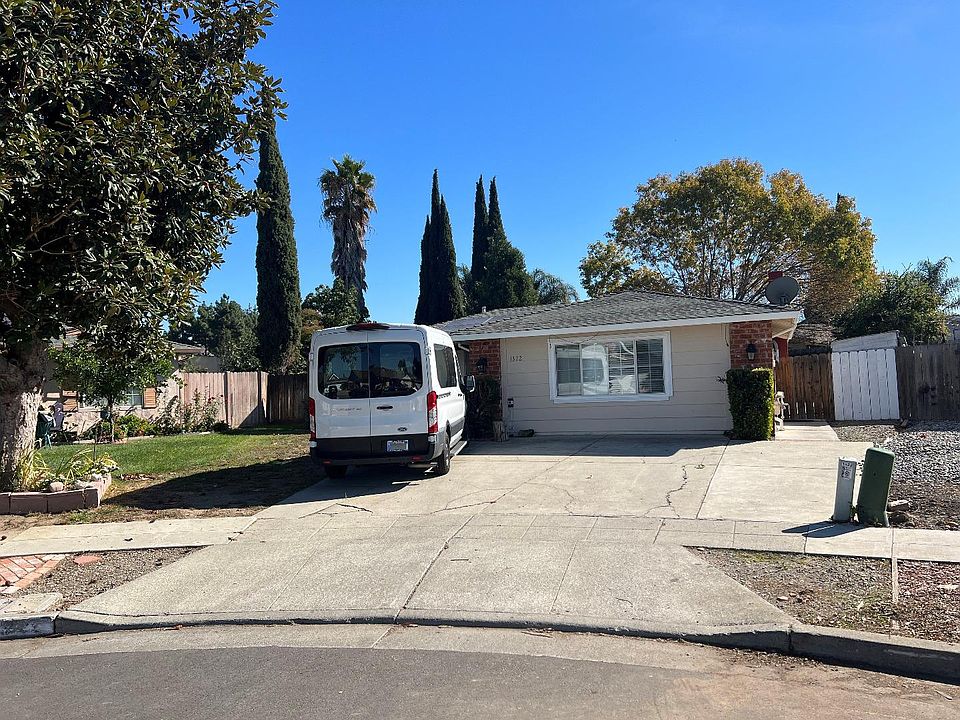 1st image of 1322 Lodge Ct