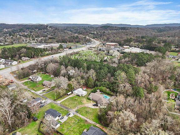 4th image of 8528 E Brainerd Rd