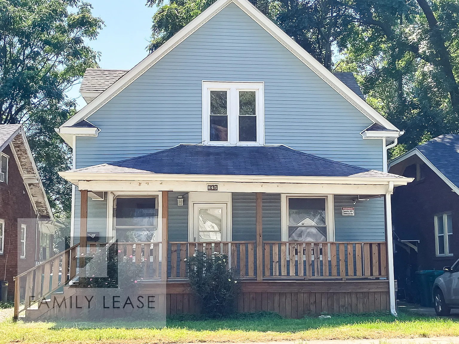 3 bed, 1398 sqft, $985 — Photo 1