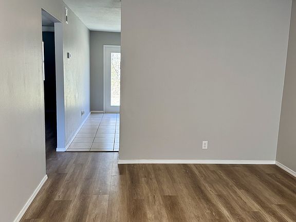 5th image of 220 Brooke Lynn Dr APT 9