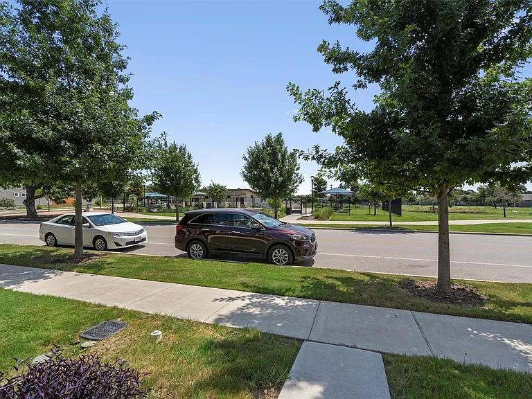 1805 Artesian Springs Xing — Photo 4