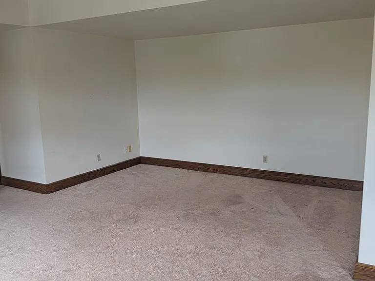 1408 Strongs Ave — Photo 12