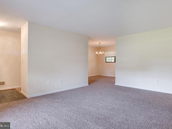 3rd image of 11206 Oakwood Dr