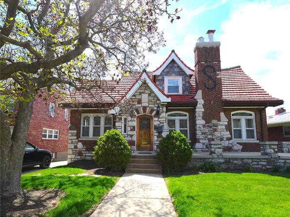 7048 Clayton Rd, Saint Louis, MO 63117