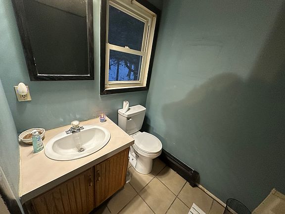3rd image of 64 Wells Farm Dr #1