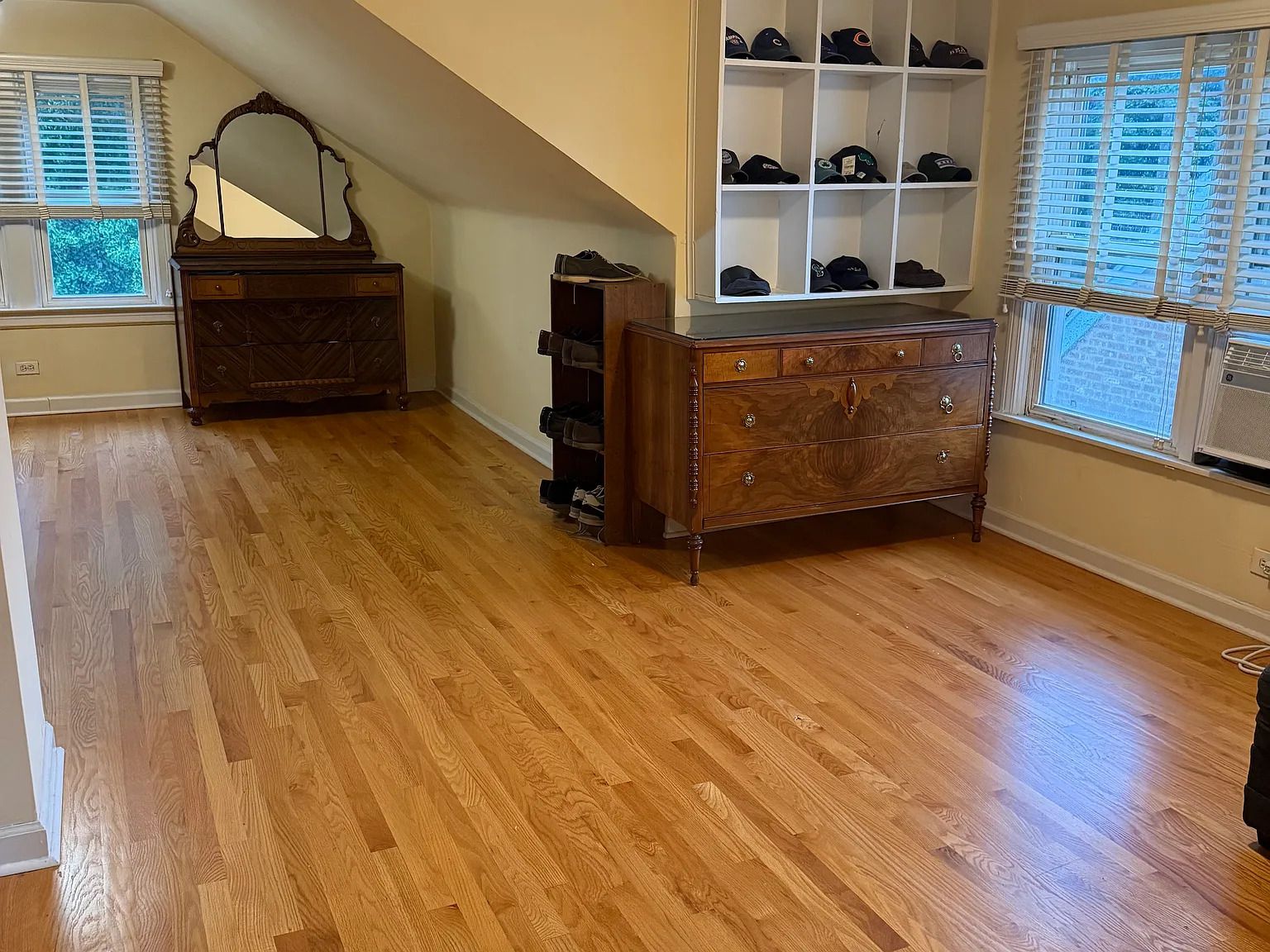 3 bed, 2300 sqft, $2,900 — Photo 4
