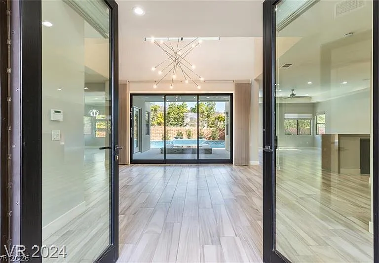 82 Grey Feather Dr — Photo 7
