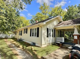 1104 W Walnut St, Nevada, MO 64772