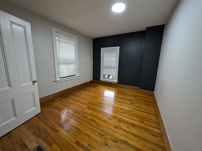 76 Meigs St #4 — Photo 5