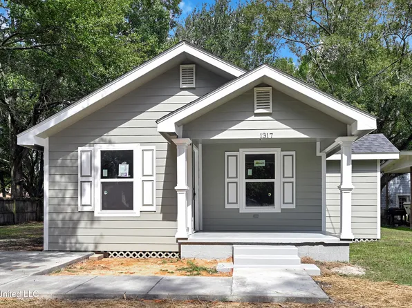 1317 Becht Ave, Pascagoula, MS 39567