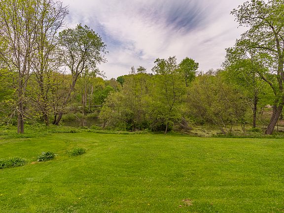 4th image of 55 Chatfield Dr
