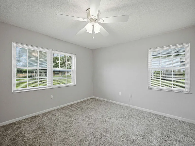 1322 SE 38th Ave — Photo 14