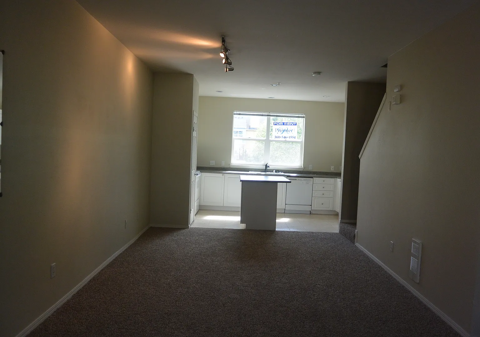 Stunning Northwynd Condominium for Lease near Vancouver Waterfront & Beaches - 714 SE Fairwinds Loop — Photo 4