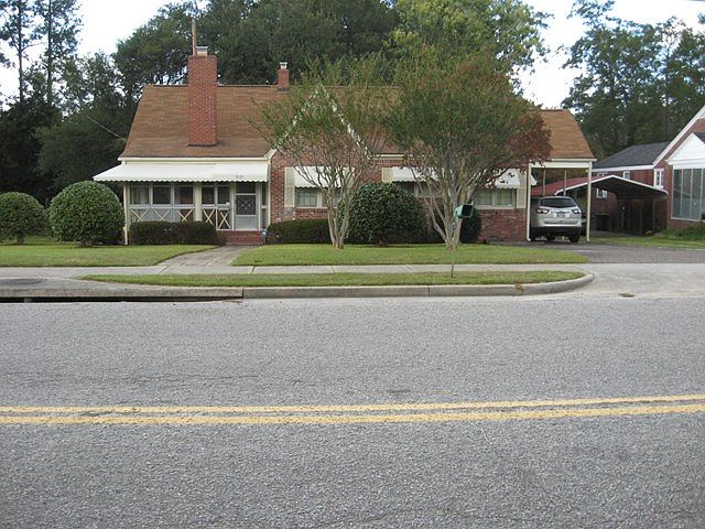 1st image of 1933 Carolina Ave